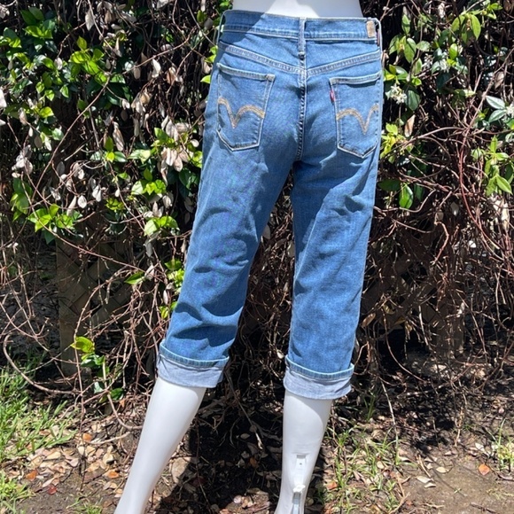 Levi’s 515 Capri Mid Rise Whiskering Factory Fading Jeans - Picture 5 of 8